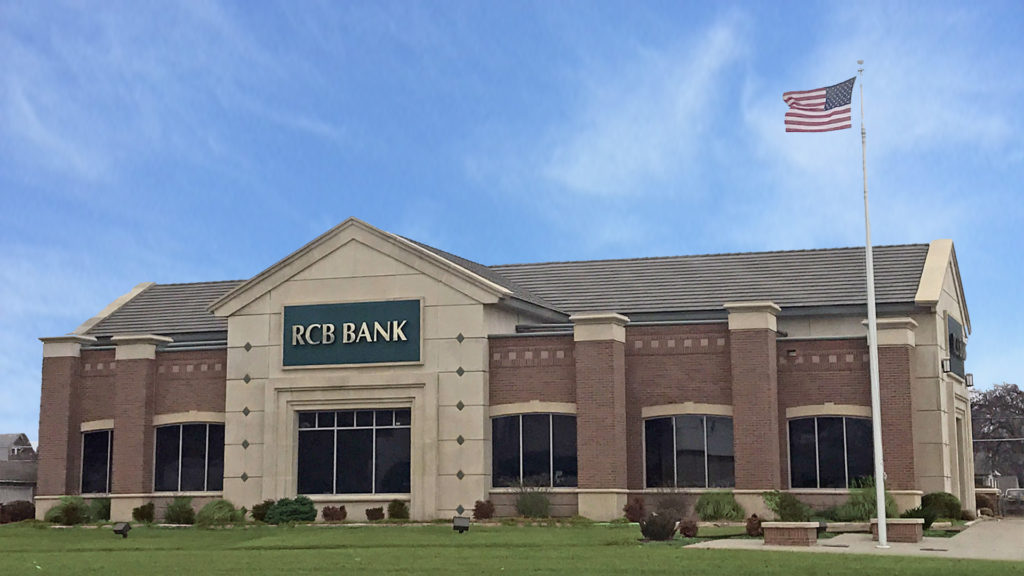 1610 Main St Winfield, KS RCB Bank