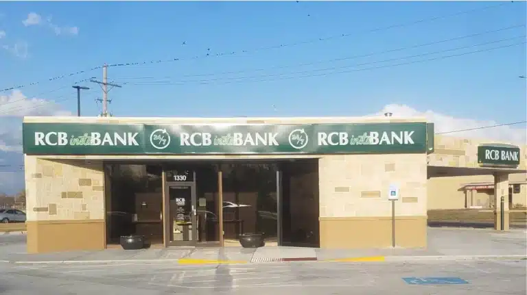 Hutchinson East instaBank